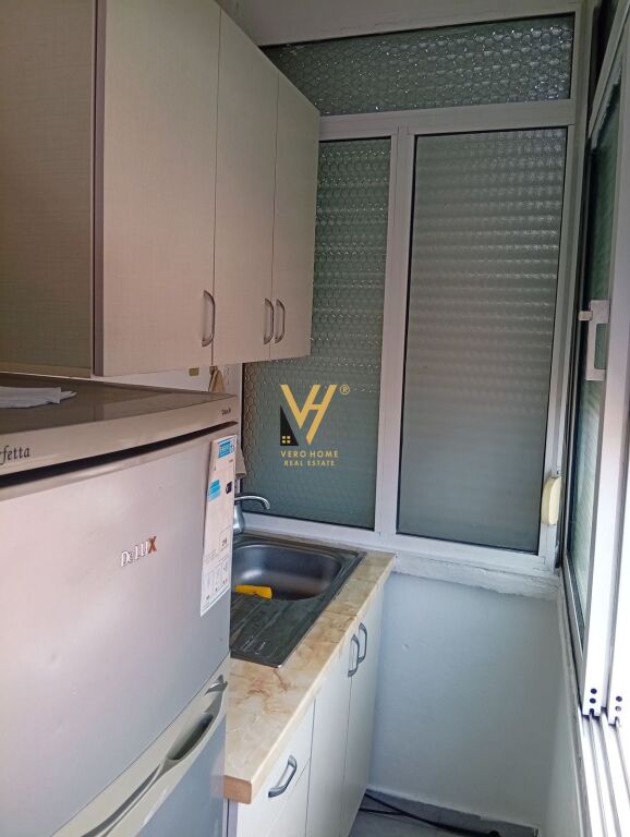 JEPET APARTAMENT 1+1 ME QERA TE RR.HASAN SUFA 60.000 LEKE