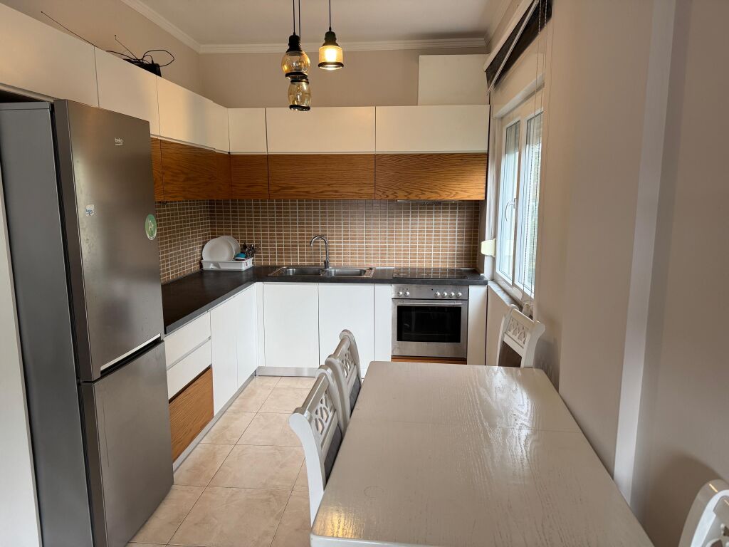 2+1,i mobiluar apartament,te shkolla rreze drite,sauk i ri,500 mije leke
