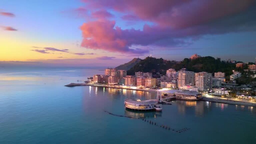 AMBIENTE COMMERCIALE IN VENDITA SITUATO SUL LUNGOMARE DI DURRËS!