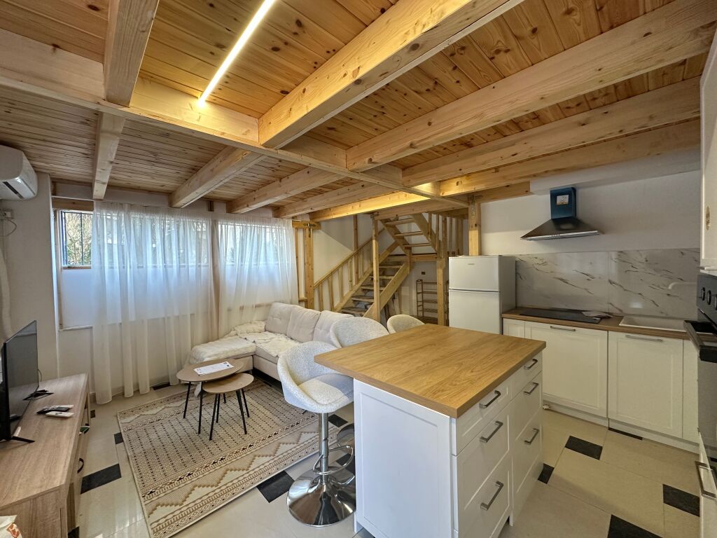 Duplex me qira Selvia