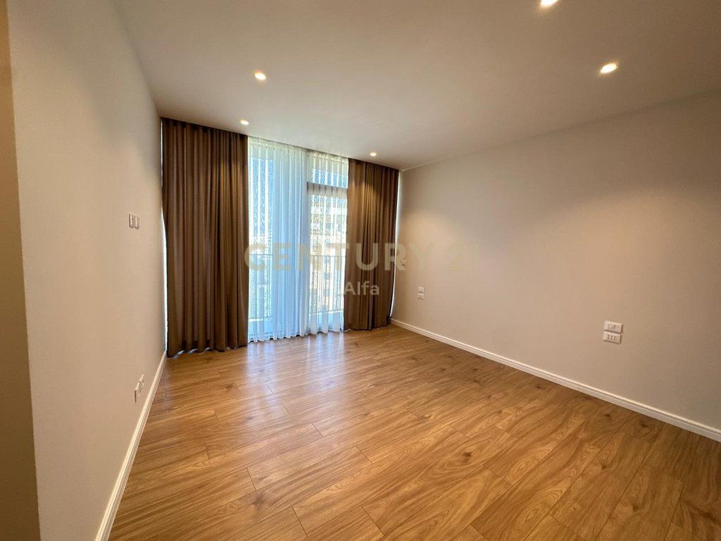 Office space for rent in Lake View Residence