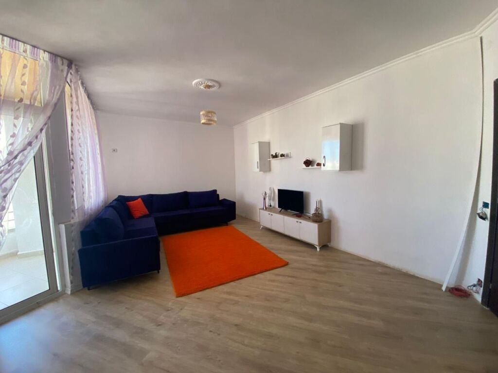 1+1, al complesso Fratar ad Astir, prezzo 400 euro