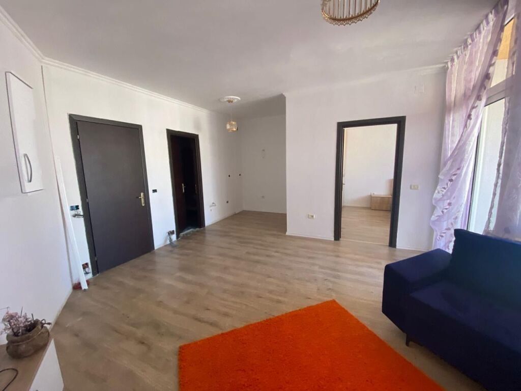 1+1, al complesso Fratar ad Astir, prezzo 400 euro