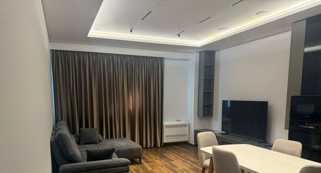 AFFITTIAMO APPARTAMENTO 1+1+ POSTO AUTO NEL LION RESIDENCE TIRANA, VICINO AD AIR ALBANIA