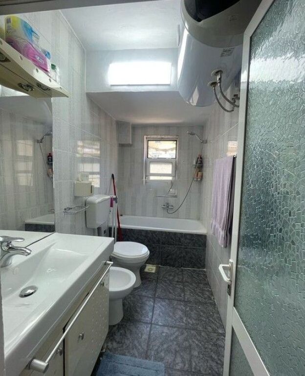 APARTAMENT ME QIRA 2+1 NE RRUGEN "MYSLYM SHYRI"