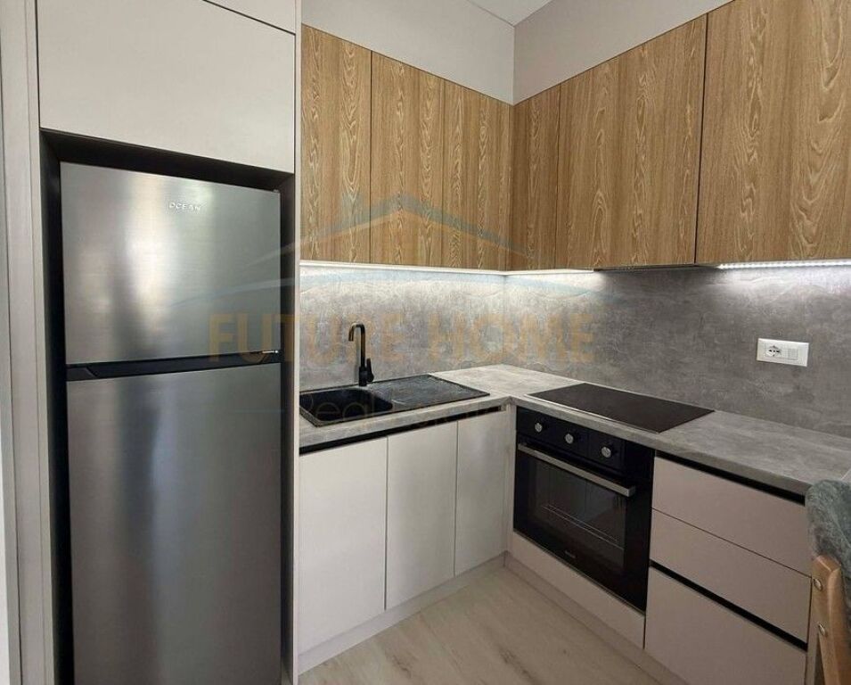 Qera, Apartament 1+1 + Post Parkimi, Univers City