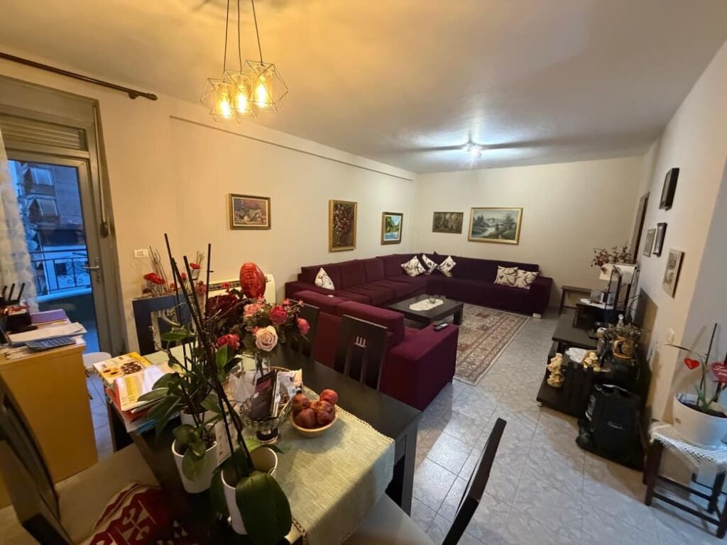 VICINO AL MERCATO ELETTRICO_VENDESI APPARTAMENTO 2+1