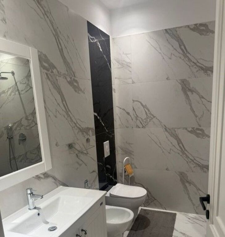 AFFITTIAMO APPARTAMENTO 1+1+ POSTO AUTO NEL LION RESIDENCE TIRANA, VICINO AD AIR ALBANIA