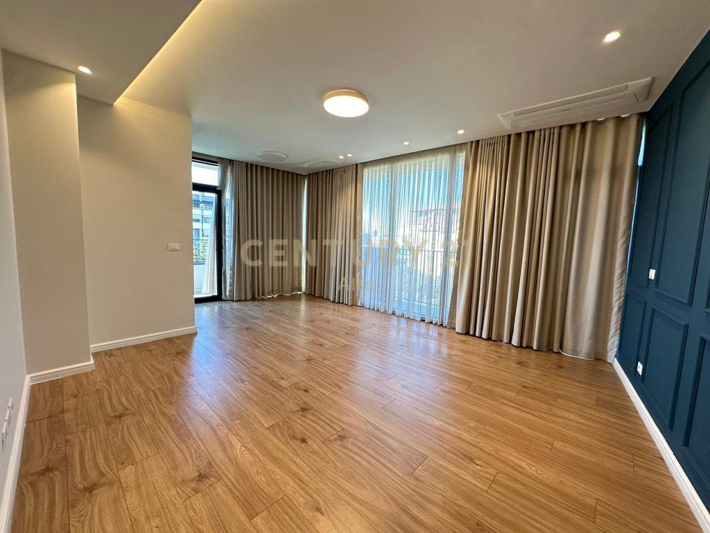 Office space for rent in Lake View Residence