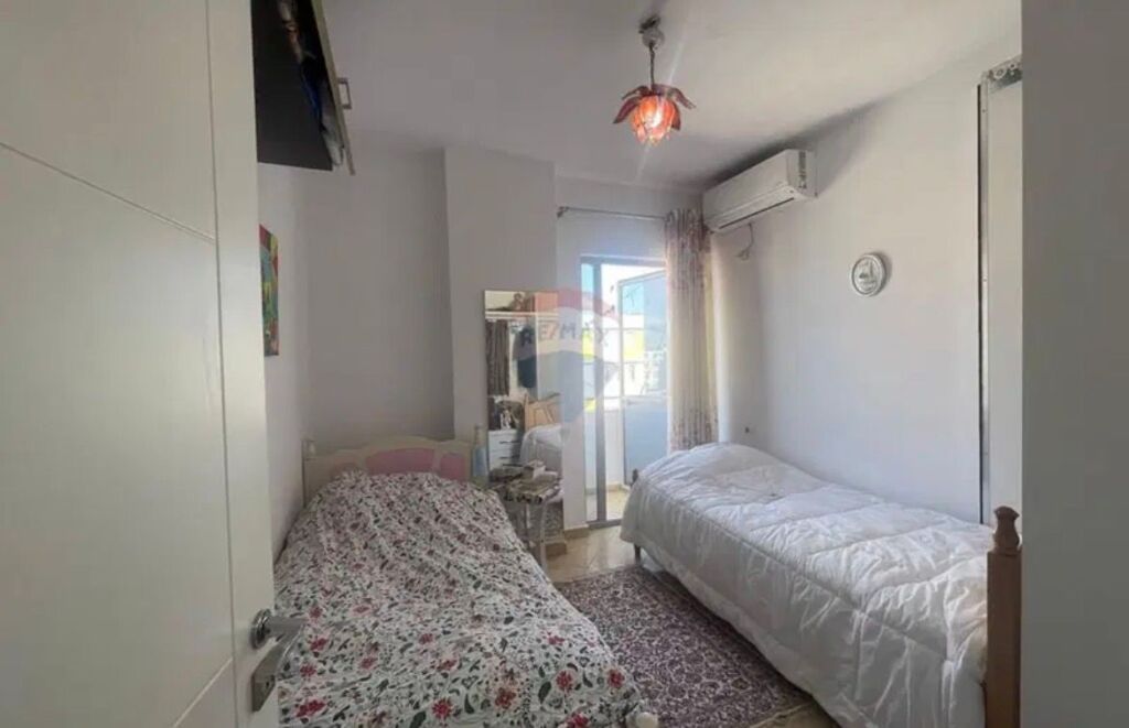 Apartment - For Sale - Kombinat, Tirana