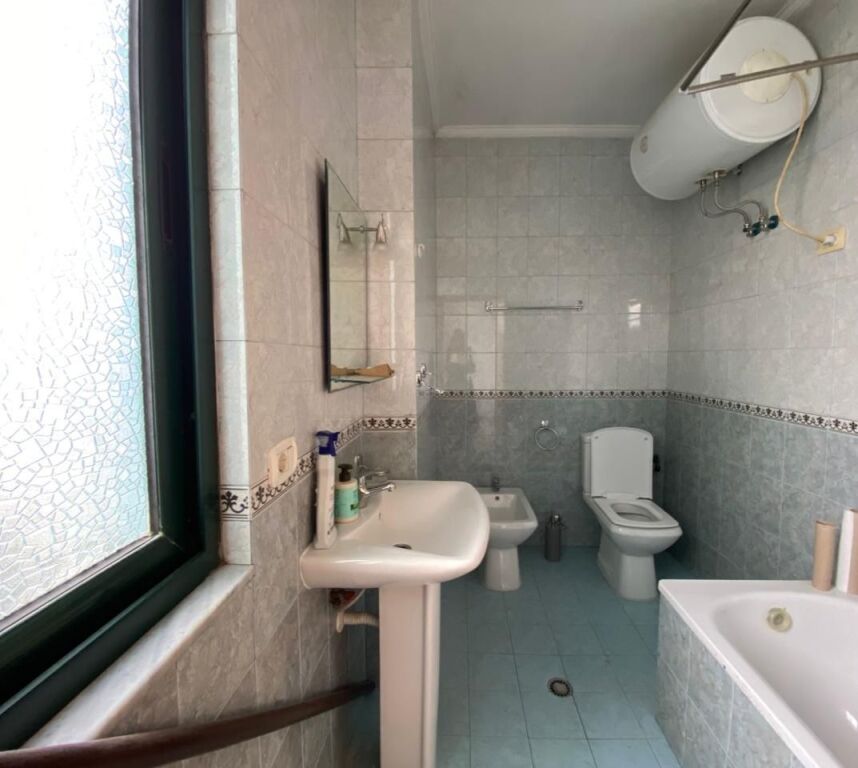 Office 3+1 for rent at Ekspozita