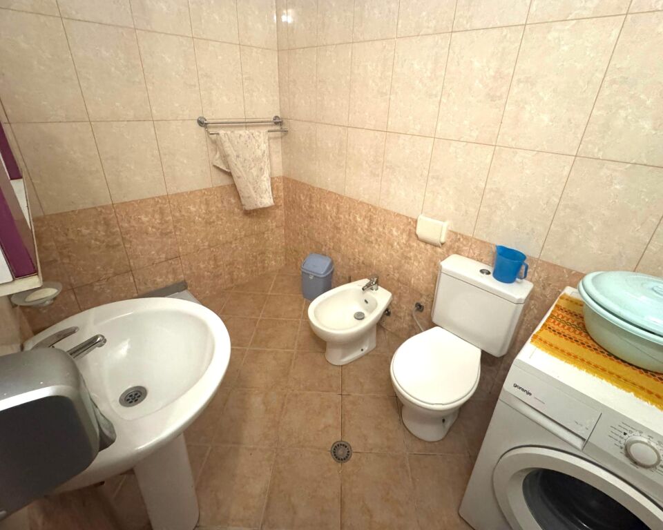 Jepet me qira apartament 2+1+2 në Astir