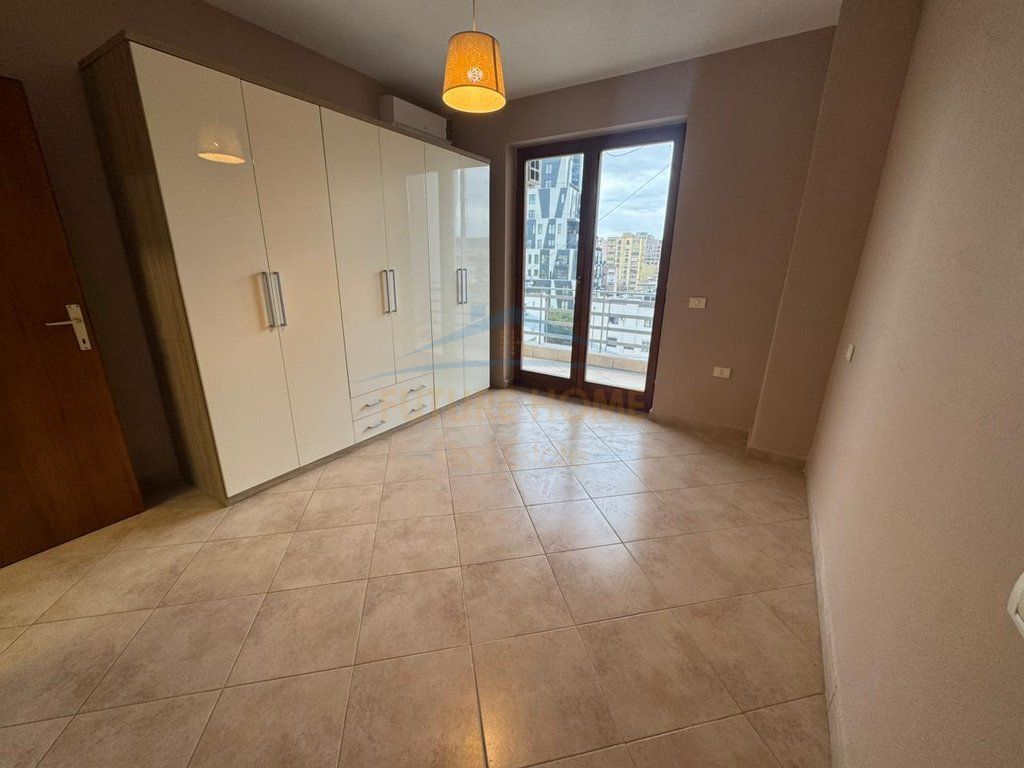 Rent, Apartment 3+1+2, Barricades Street, Tirana.