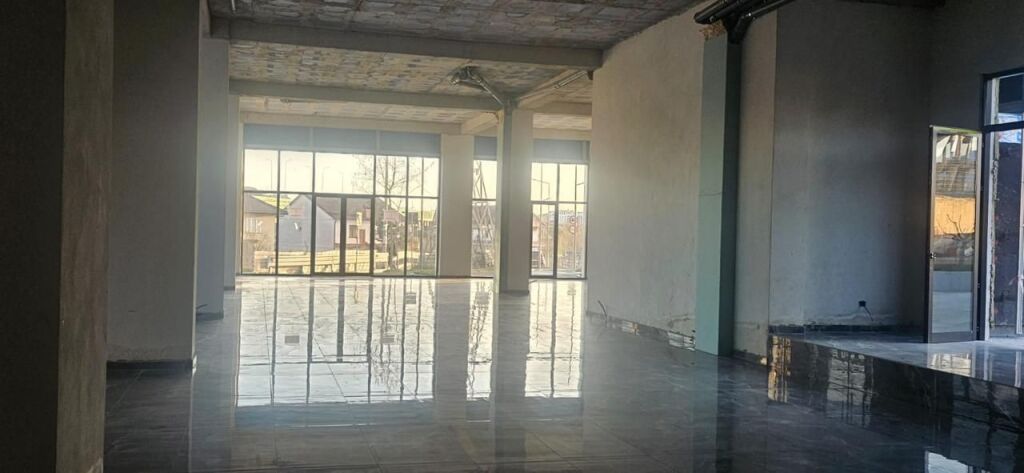Locale commerciale in Affitto a Paskuqan