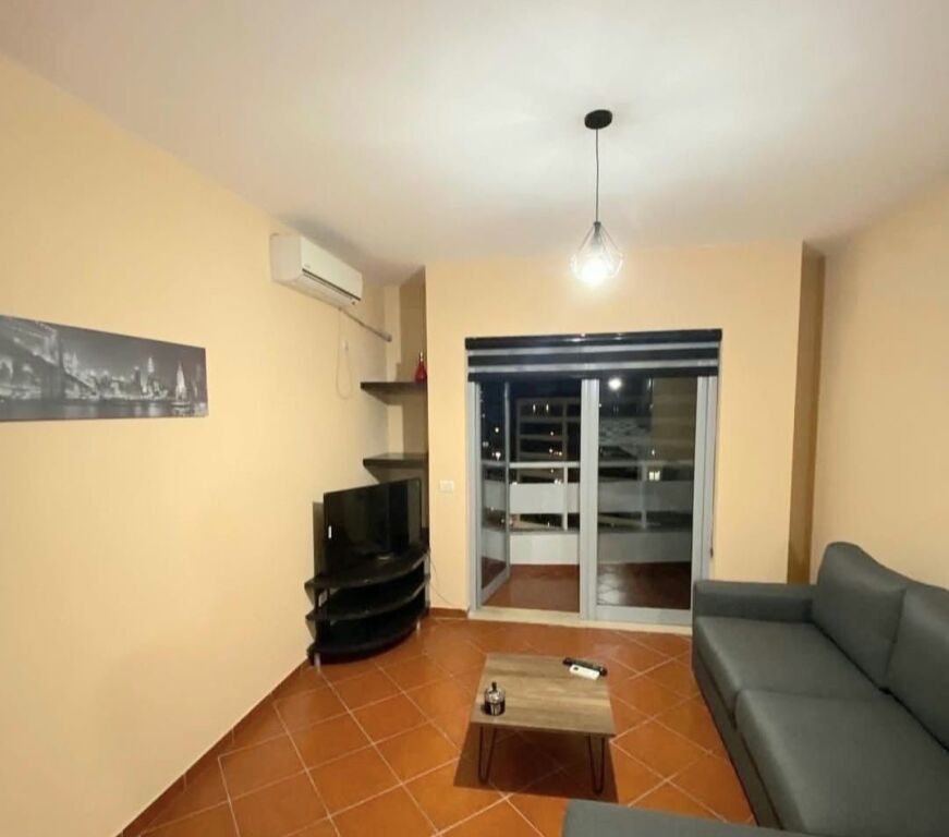 1+1,te irfan tomini pallati me shigjeta,cmimi 450 mije leke