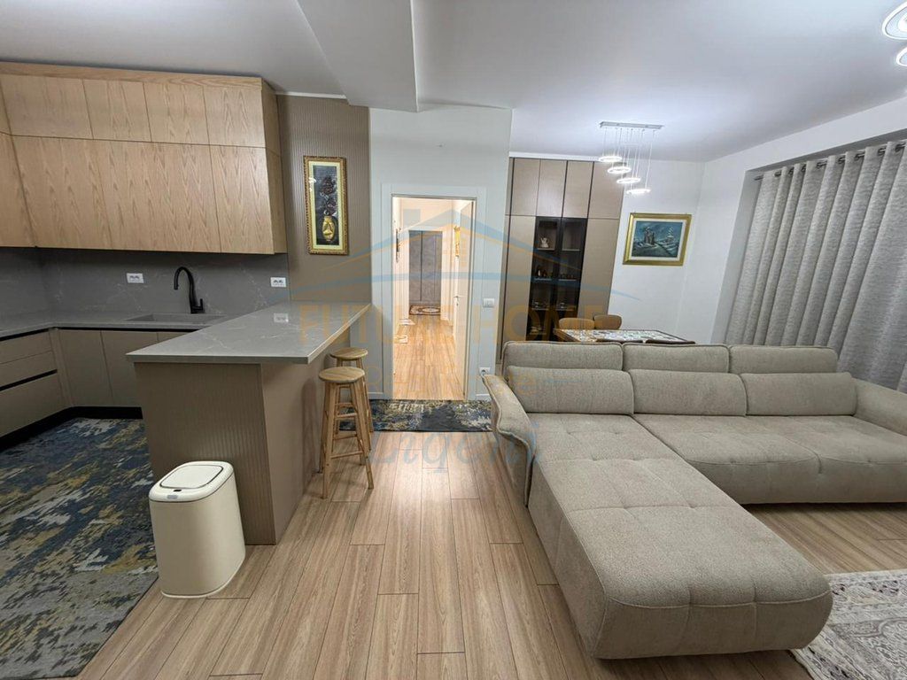 Qera, Apartament 3+1+Post Parkimi, Rruga e Kavajes, Garden Building, Tirane