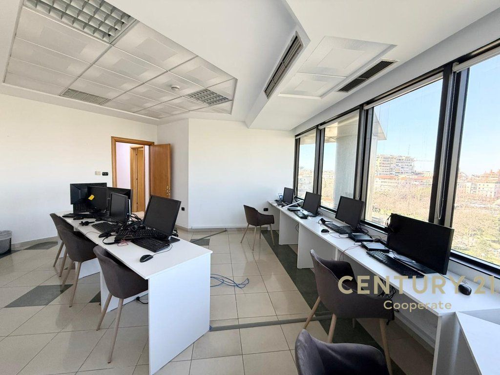 Office for rent at the Twin Towers, on the “Dëshmorët e Kombit” Boulevard,