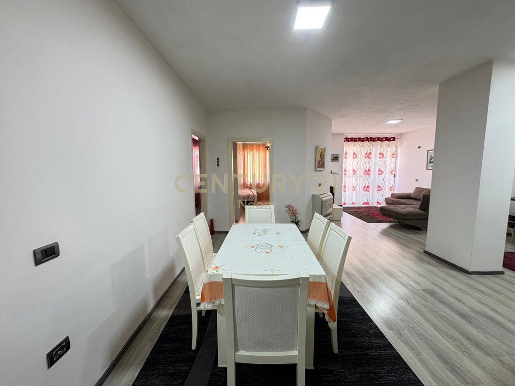 APARTAMENT 2+1 PER QIRA PRANE GRAND GALLERY NE YZBERISHT!
