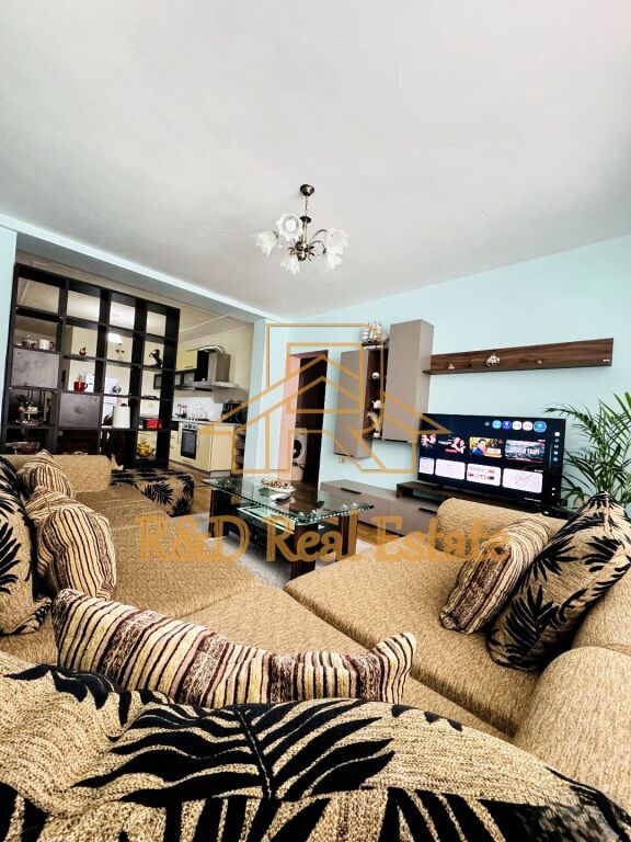 🏡 APARTAMENT ME QERA 1+1 – Rruga Gjik Kuqali