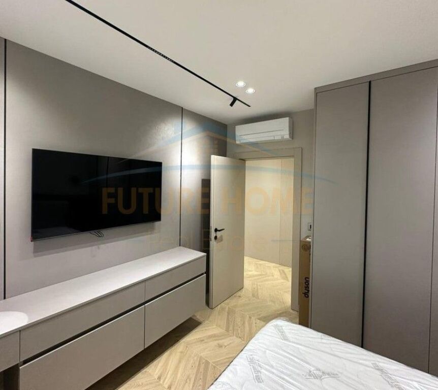 Tirane, affittasi appartamento 1+1, 4° piano, 65 m², 850 € (Myslym Shyri)
