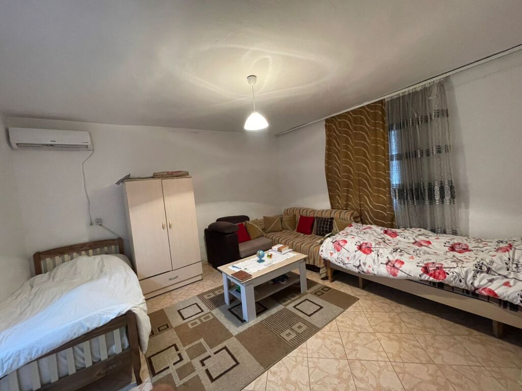 🏡 Apartament + Truall në Shitje – Rruga e Dibrës, përballë QSUT 178.000 LEK