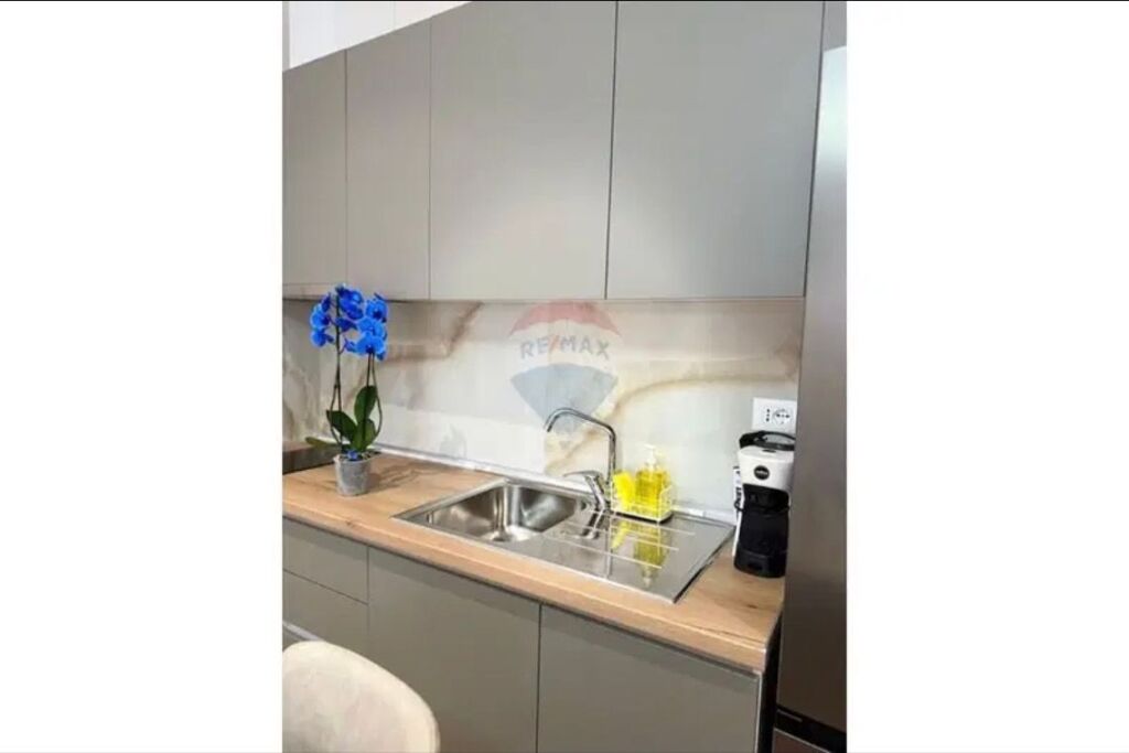 Apartament 1+1 per qira tek RRuga e Kavajes!