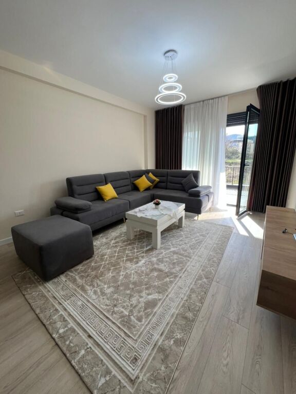 Jepet me Qera – Apartament 2+1 tek Kompleksi “Met-Invest”, Liqeni i Thatë 🌿