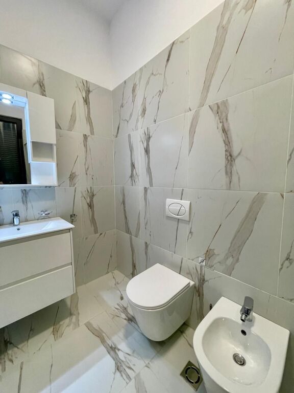 APARTAMENT 2+1+ PARKIM ME QIRA TEK DELIJORGJI!