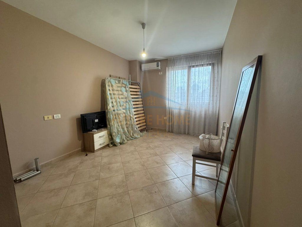 Rent, Apartment 3+1+2, Barricades Street, Tirana.