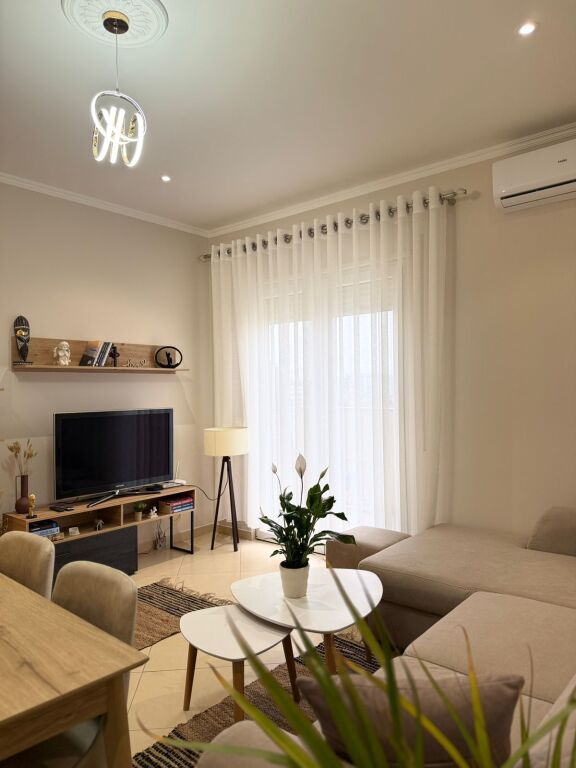 APARTAMENT 1+1 PER QERA TEK RRUGA E KAVAJES
