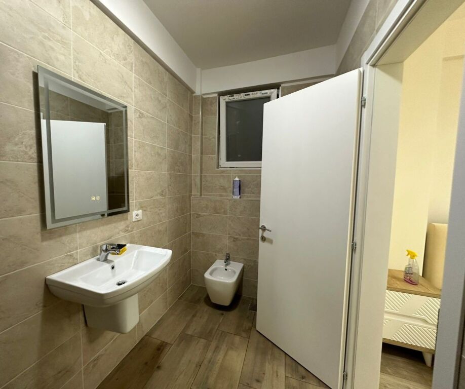 🏢 Jepet me Qira Apartament 2+1+2 – Liqeni i Thatë