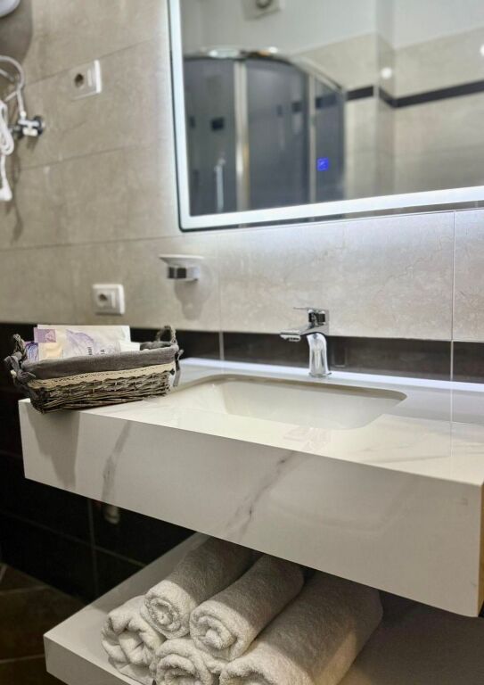 Qera Apartament 1+1 perballe Delijorgjit