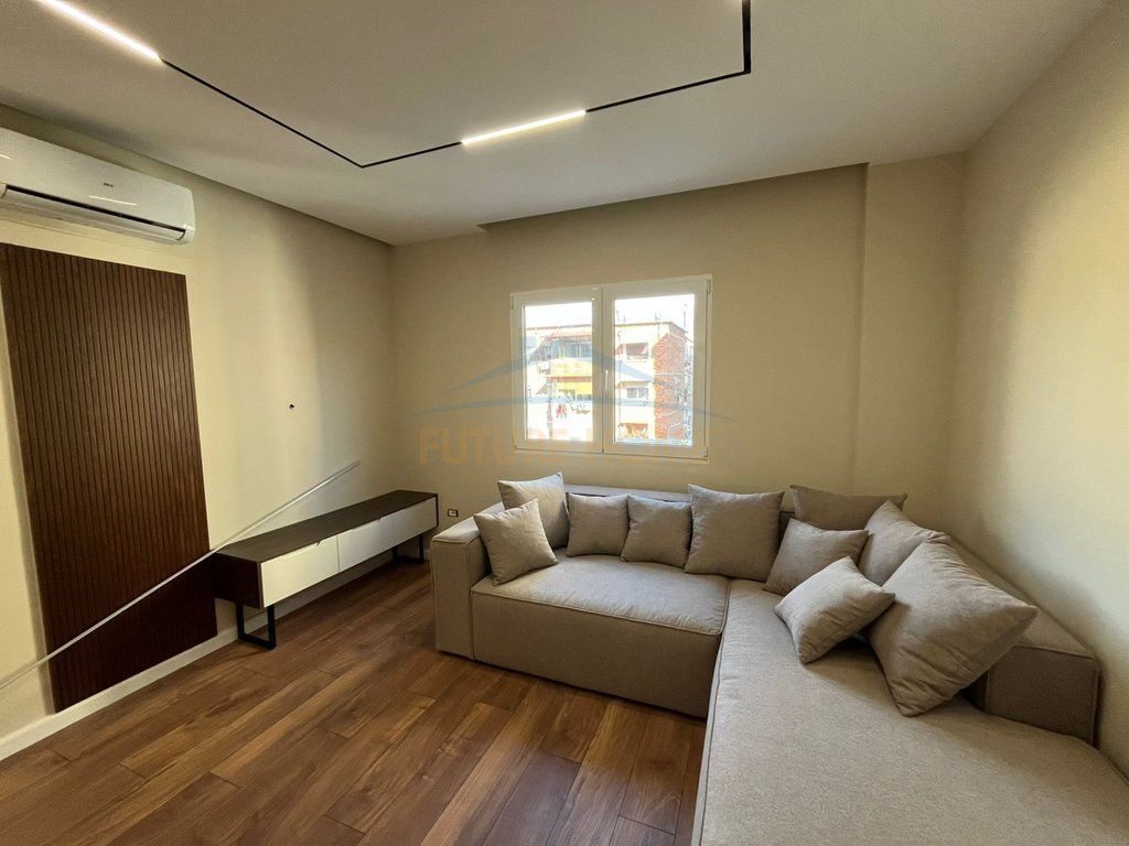 Shitet , Apartament 1+1 , Mine Peza , Tirane
