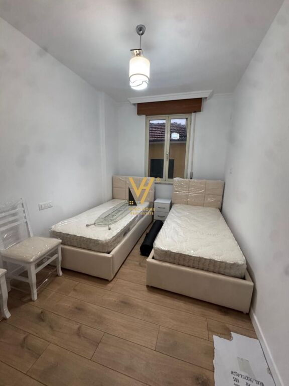 JEPET APARTAMENT 2+1+2BLK ME QERA TE RRUGA ISLAM ALLA 900 EURO