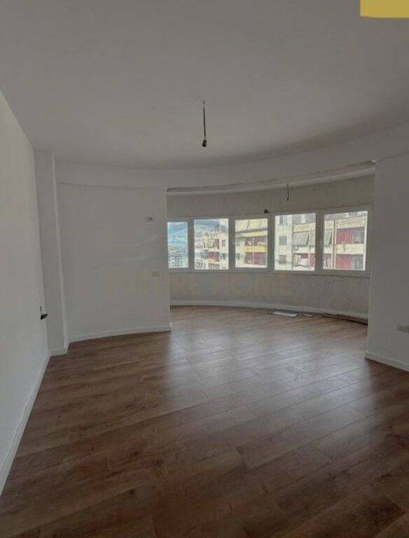 For sale, apartment 3+1+veranda, Unaza e re, Tirana