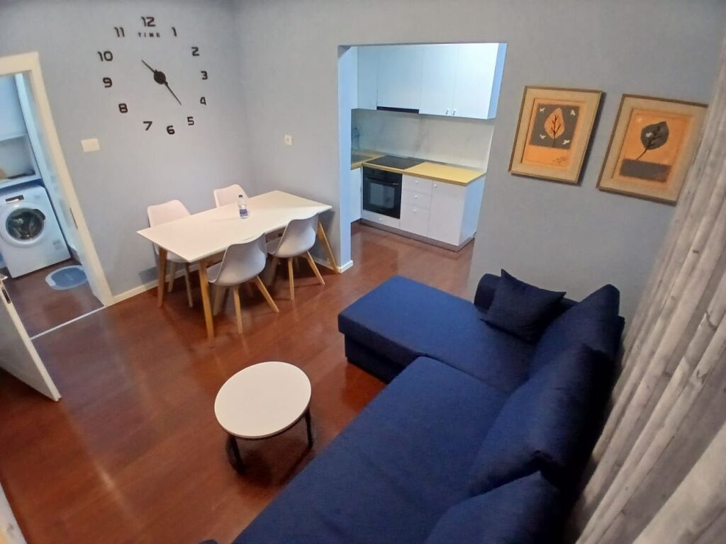 1+1, 4° piano edificio esistente, via Durres, 500 euro