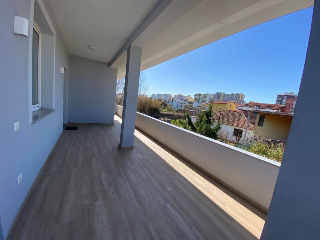 OCCASION VILLA FOR SALE INVESTED IN RAILWAY BEACH DURRES 290000 EURO