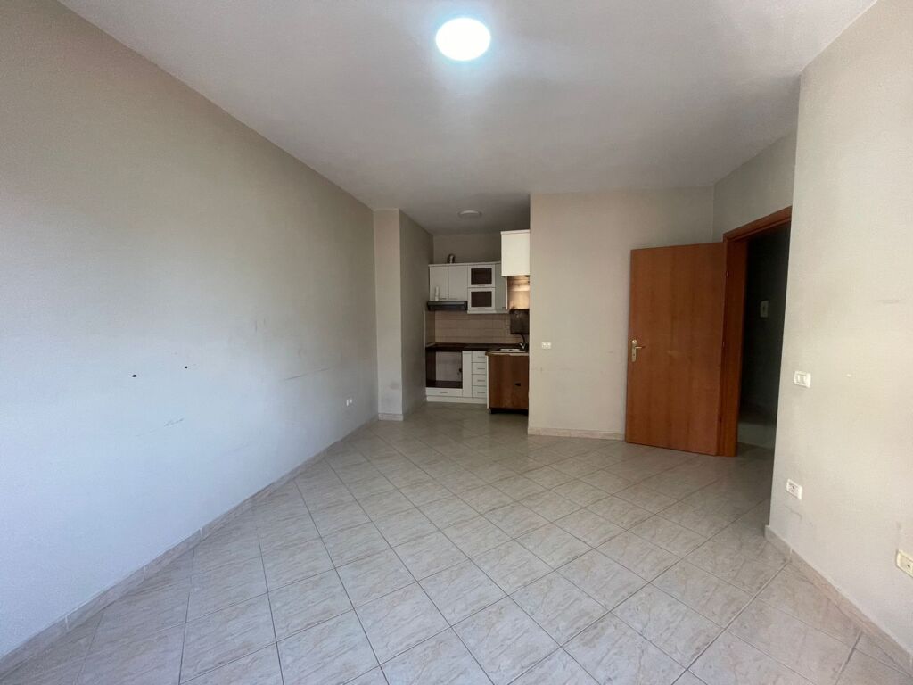 APARTAMENT 2+1 PER QERA TE RRUGA E KAVAJES