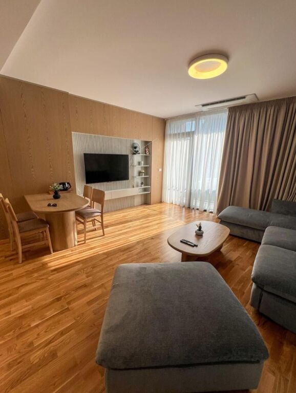 Apartment for Rent at Lake View