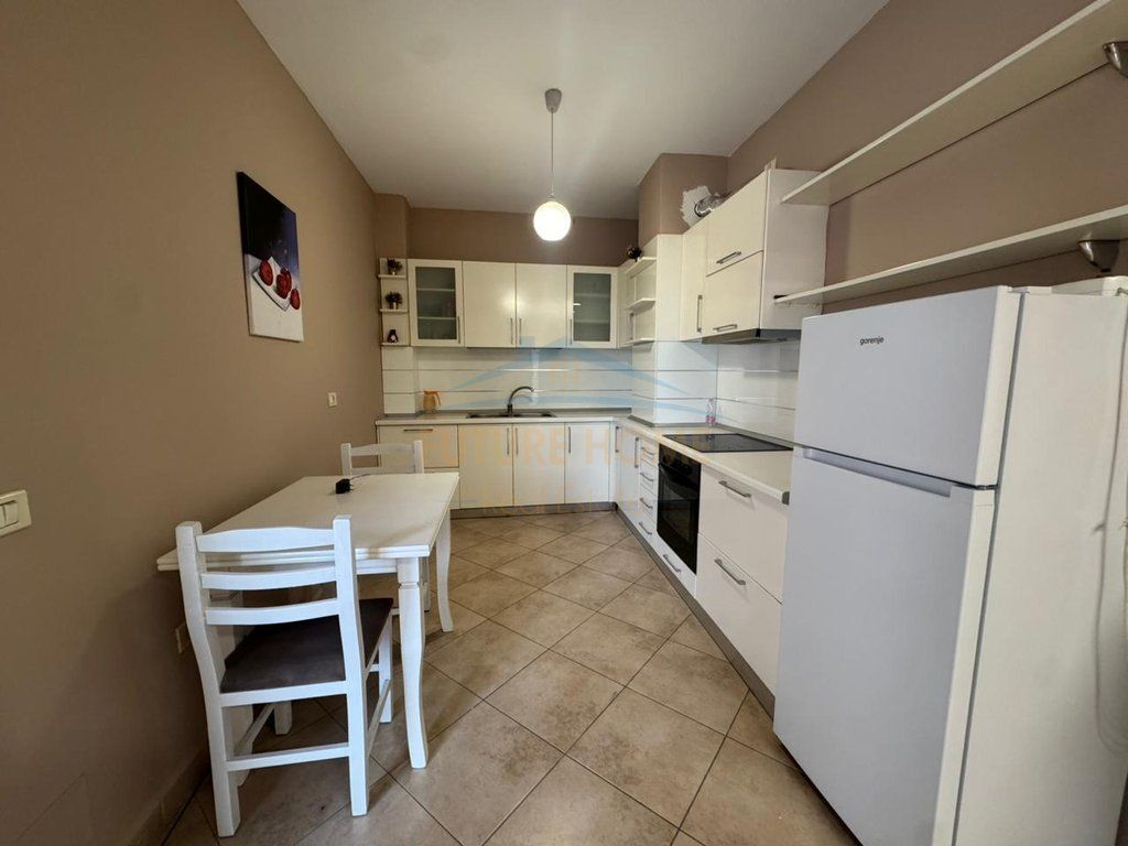 Rent, Apartment 3+1+2, Barricades Street, Tirana.