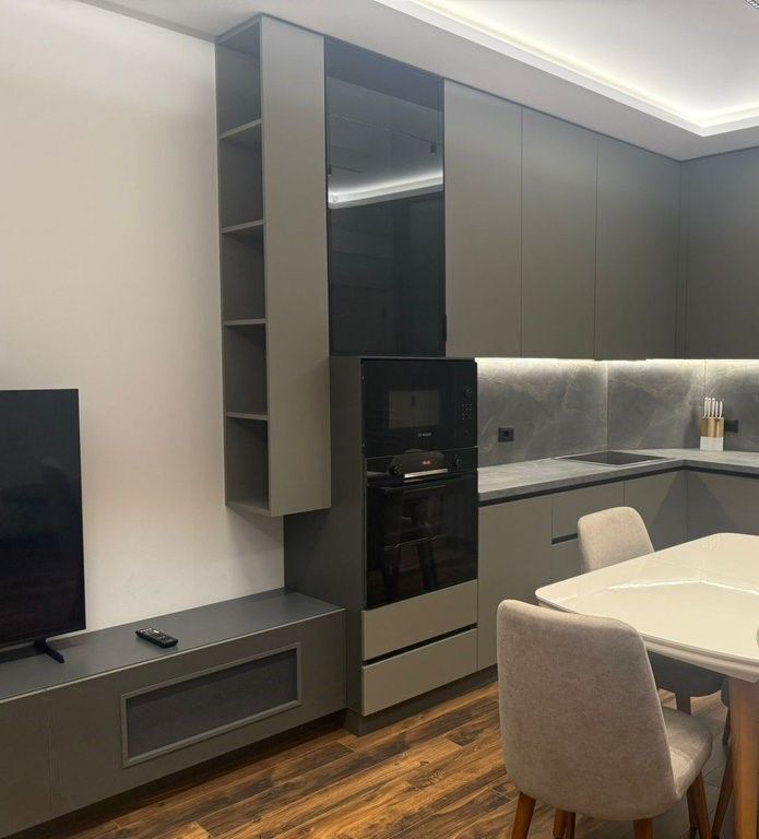 AFFITTIAMO APPARTAMENTO 1+1+ POSTO AUTO NEL LION RESIDENCE TIRANA, VICINO AD AIR ALBANIA