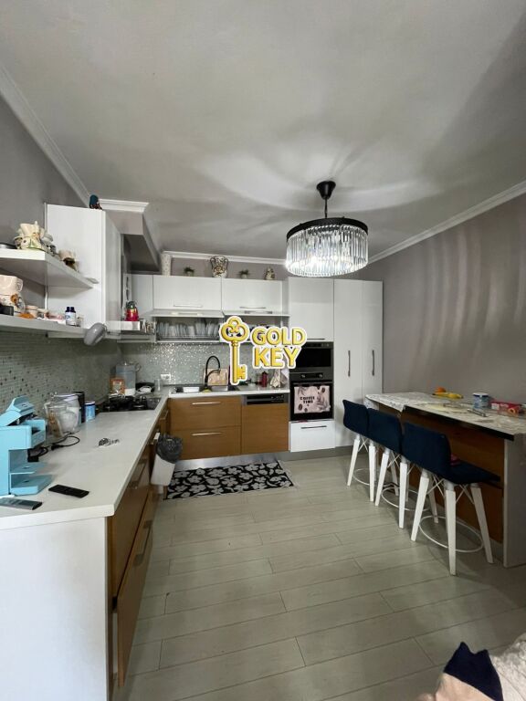 🏡 SHITET APARTAMENT 2+1+1 SALLON VEC +BALLKON MUNDESI PER 3+1 GJYKATA DURRES