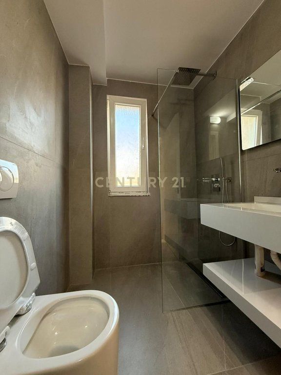 Shitet Apartament 1+1 te Selvia – Shumë pranë qendrës së Tiranës