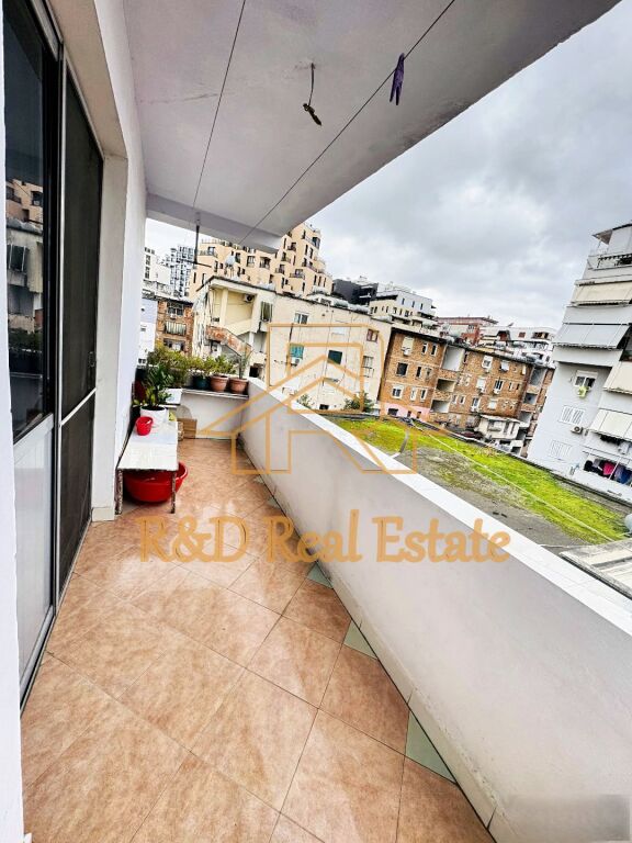 🏡 APARTAMENT ME QERA 1+1 – Rruga Gjik Kuqali