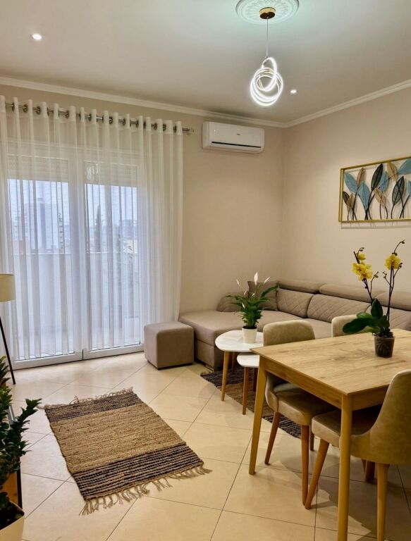 Qera Apartament 1+1 perballe Delijorgjit