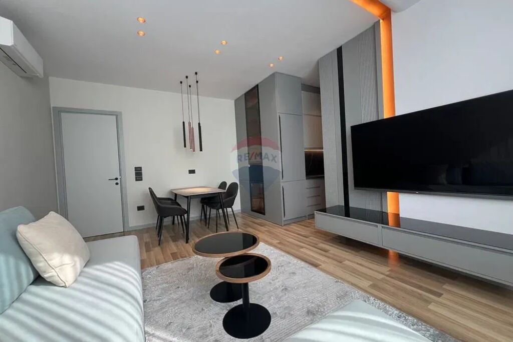 Apartment 1+1+ Parking space for rent on Elbasan Street, near Air Albania Stadium.
