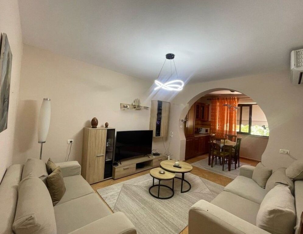APARTAMENT ME QIRA 2+1 NE RRUGEN "MYSLYM SHYRI"