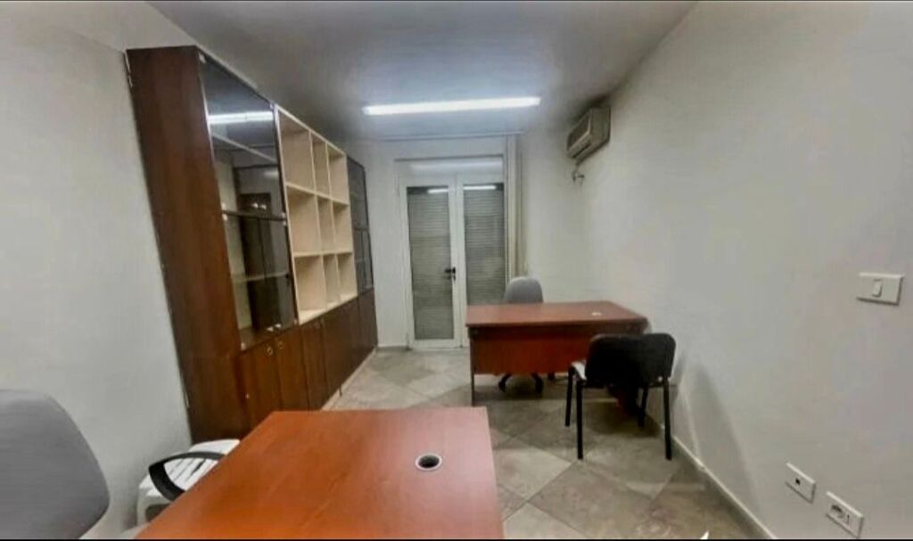 OFFICE FOR RENT 80 M2 FORMER EXHIBITION