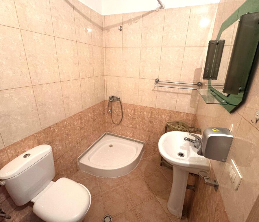 Jepet me qira apartament 2+1+2 në Astir