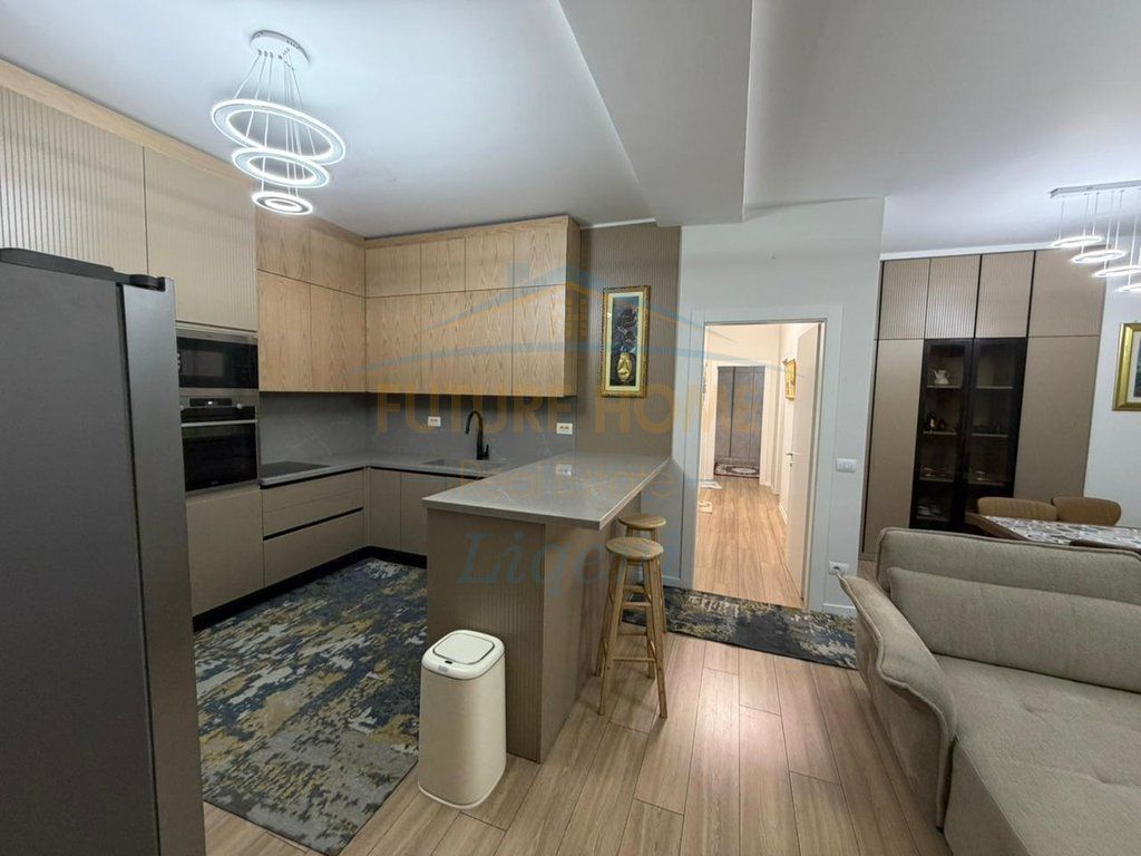 Qera, Apartament 3+1+Post Parkimi, Rruga e Kavajes, Garden Building, Tirane